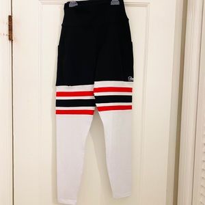 Bombshell pocket leggings - small